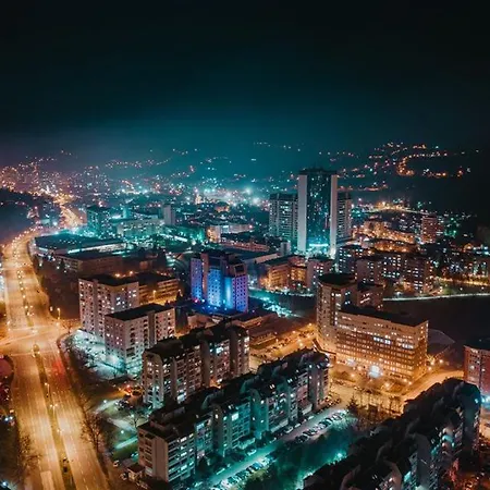 Sarah 3 * Tuzla