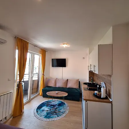 Apartament Sarah 3 *